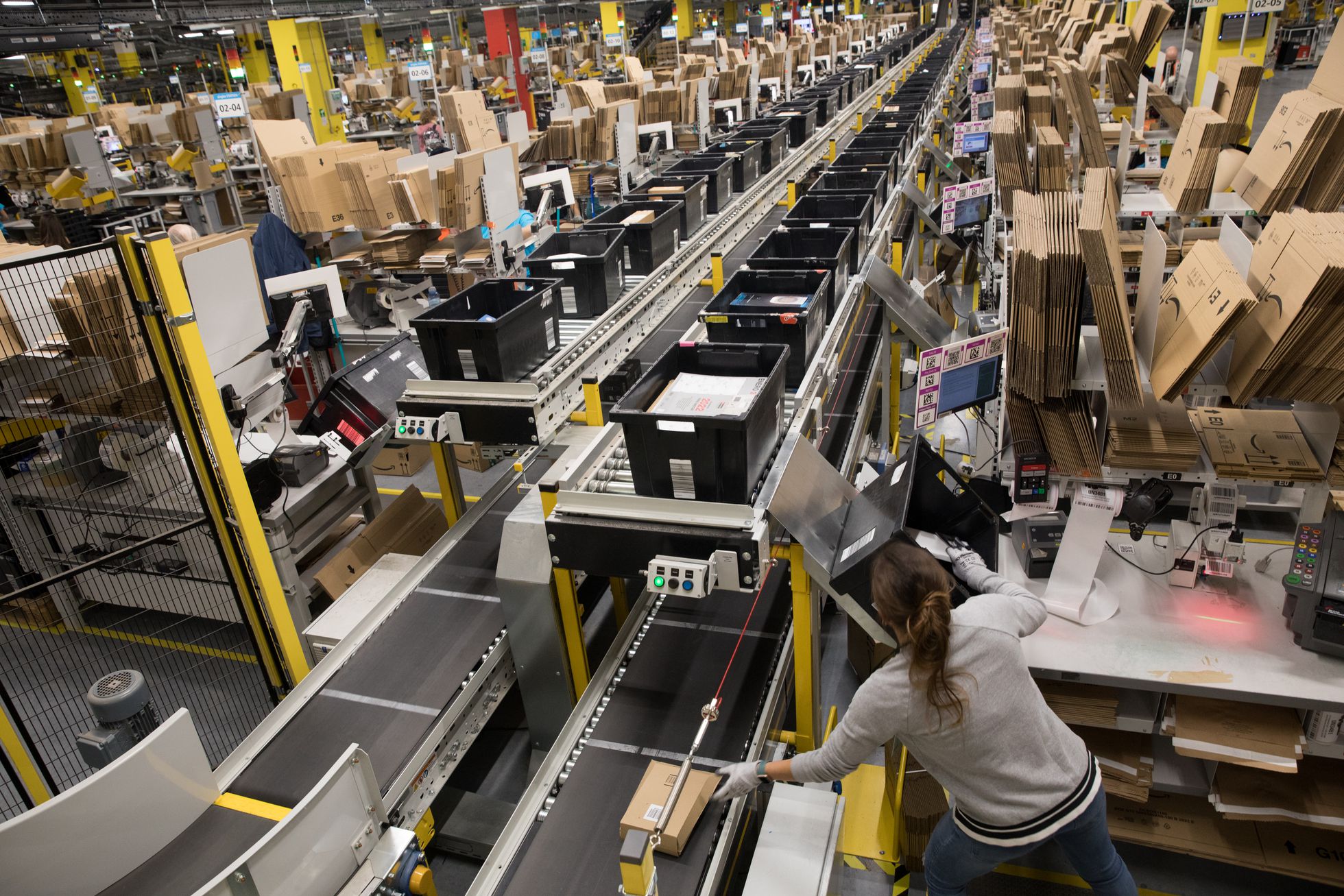 Como a logística funciona no mundo: o motor chave que movimenta a economia Como a logística funciona no mundo: o motor chave que movimenta a economia