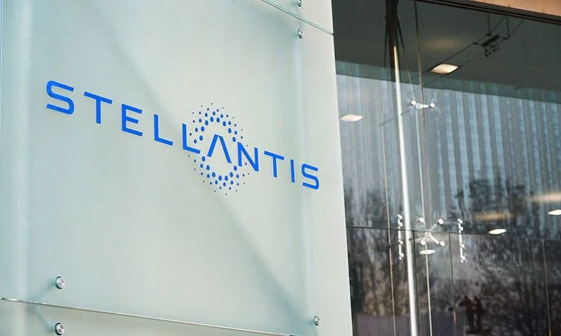 O lucro líquido da Stellantis quase triplica para US$ 15,2 bilhões em 2021. Margens NA sobem para 16,3% O lucro líquido da Stellantis quase triplica para US$ 15,2 bilhões em 2021. Margens NA sobem para 16,3%