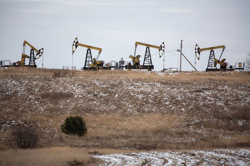 Petróleo chega a US$ 116 com ações oscilando em meio a tensões