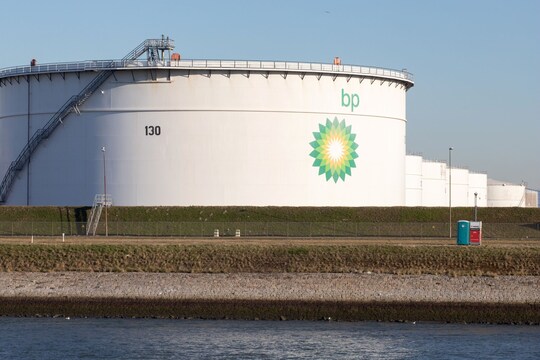 Gigantes do petróleo são acusados ​​de bilhões de dólares por deixarem a Rússia