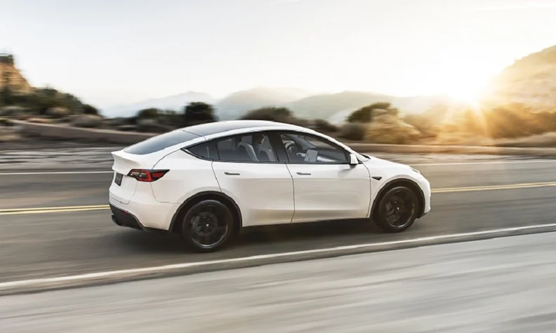 Lucros da Tesla crescem no segundo trimestre com aumentos de preços Lucros da Tesla crescem no segundo trimestre com aumentos de preços