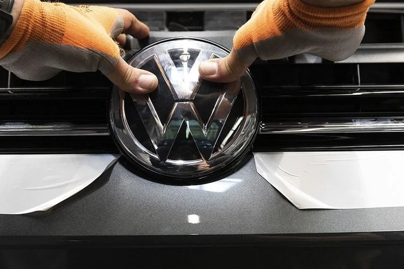 Volkswagen alinha suprimentos de bateria com tarifas amigáveis ​​em acordo com o Canadá