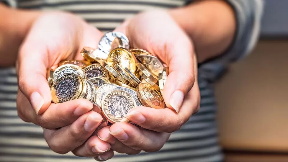 Libra registra seu nível mais baixo desde 1985 em relação ao dólar