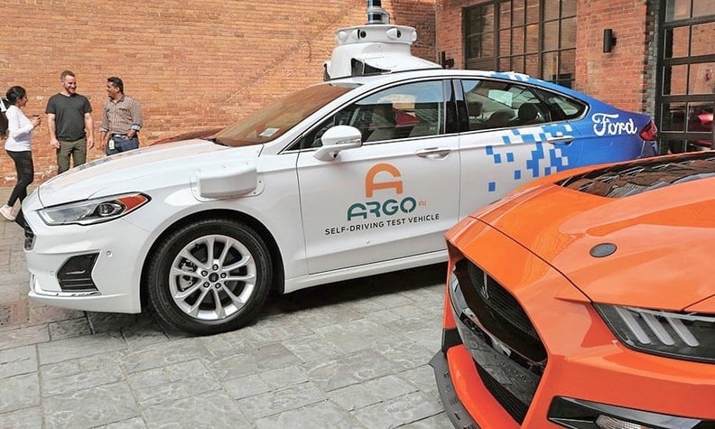 Ford perde US $ 827 milhões no terceiro trimestre com a desistência do parceiro de tecnologia de direção autônoma Ford perde US $ 827 milhões no terceiro trimestre com a desistência do parceiro de tecnologia de direção autônoma