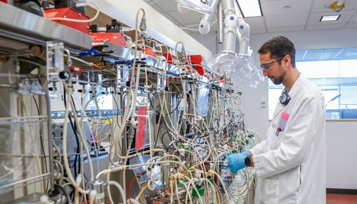 Como a LanzaTech transforma gases de efeito estufa em etanol, garrafas e vestidos Como a LanzaTech transforma gases de efeito estufa em etanol, garrafas e vestidos