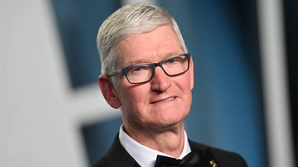 Chefe da Apple, Tim Cook, terá corte salarial em mais de 40% este ano Chefe da Apple, Tim Cook, terá corte salarial em mais de 40% este ano