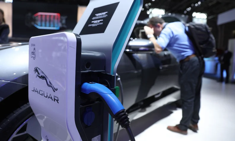 Tata, proprietária da Jaguar Land Rover, fabrica células de bateria EV na Europa Tata, proprietária da Jaguar Land Rover, fabrica células de bateria EV na Europa