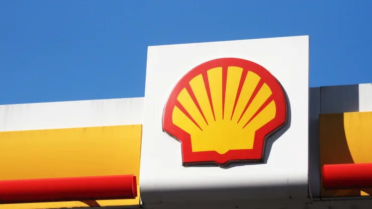 Shell aumenta dividendo em 15% e mantém produção de petróleo até 2030 Shell aumenta dividendo em 15% e mantém produção de petróleo até 2030