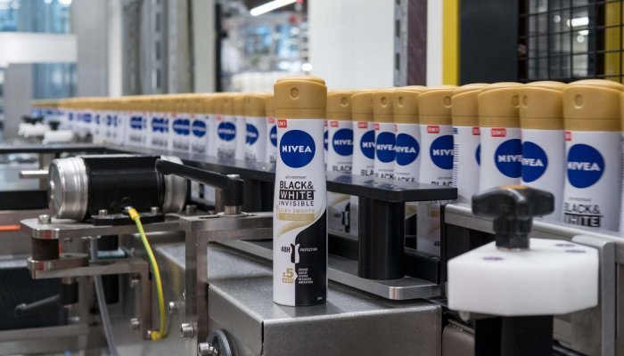 Beiersdorf reduz a pegada de carbono das latas de aerossol de desodorante em 58% Beiersdorf reduz a pegada de carbono das latas de aerossol de desodorante em 58%