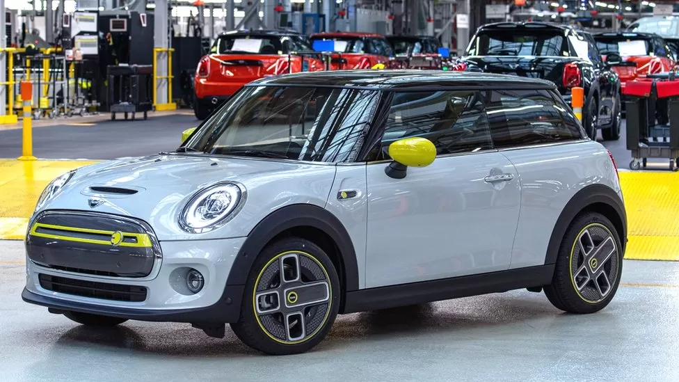 Investimento da BMW garante futuro das fábricas Mini Investimento da BMW garante futuro das fábricas Mini
