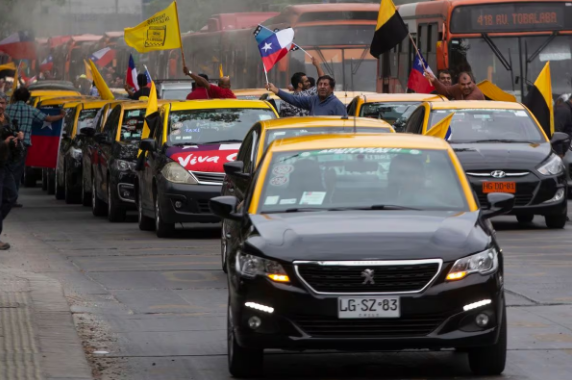 Lei Uber: Motoristas em Chamas no Chile Lei Uber: Motoristas em Chamas no Chile