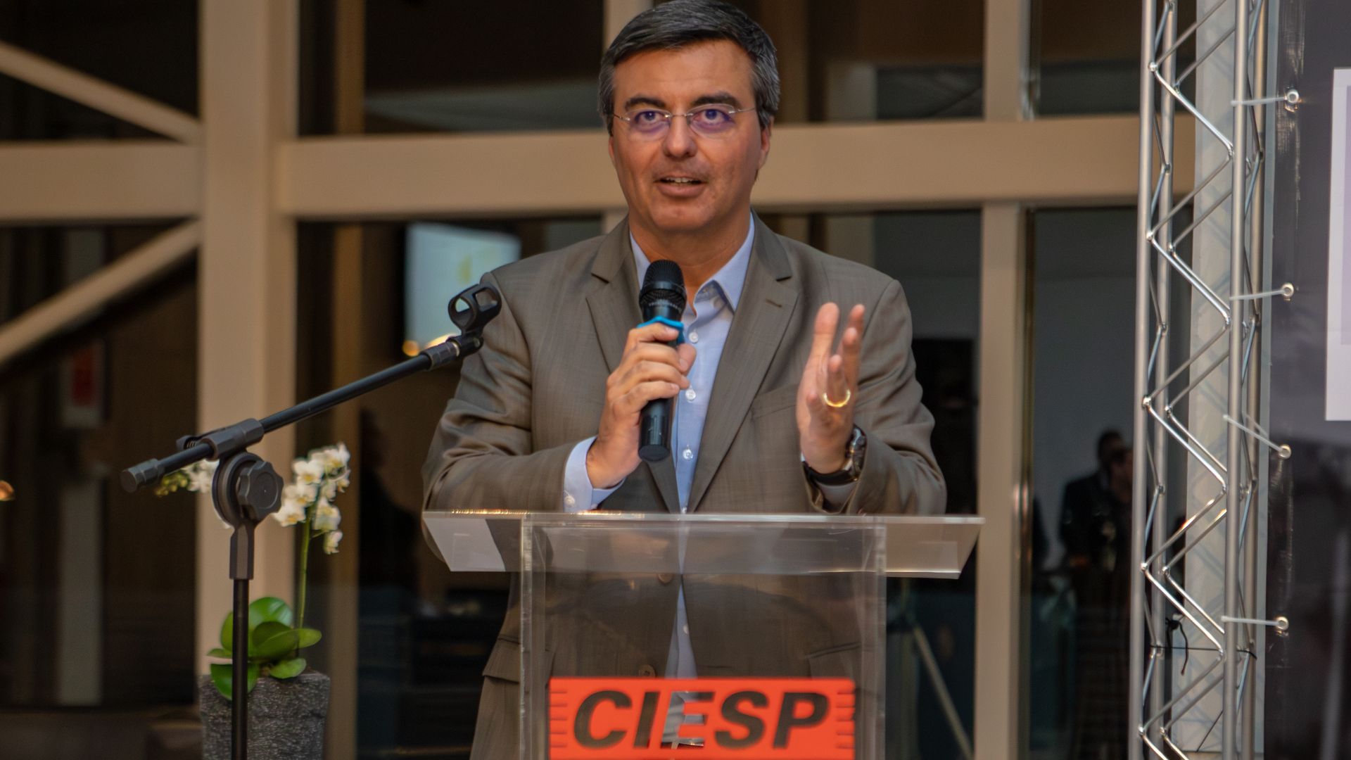 OPINIÃO – Indústria no alvo do insaciável apetite fiscal OPINIÃO – Indústria no alvo do insaciável apetite fiscal