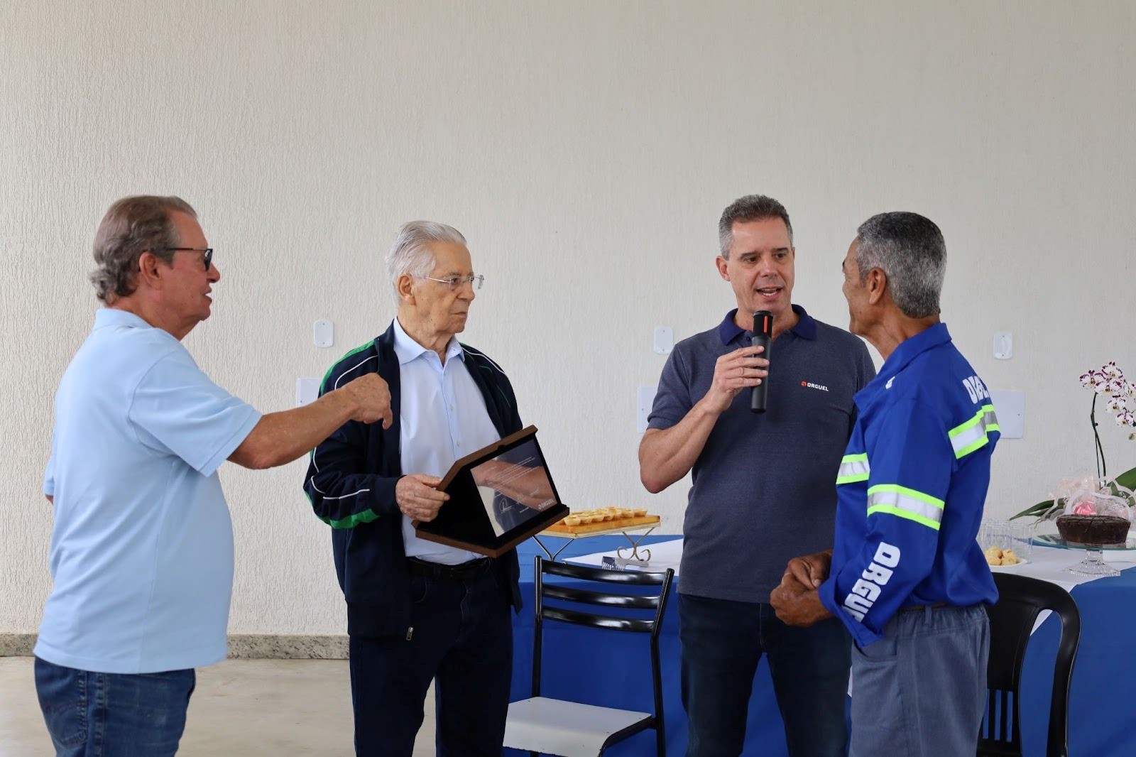 Quase 50 anos de história: trajetória de soldador da Orguel simboliza longevidade no trabalho e força das equipes multigeracionais Quase 50 anos de história: trajetória de soldador da Orguel simboliza longevidade no trabalho e força das equipes multigeracionais