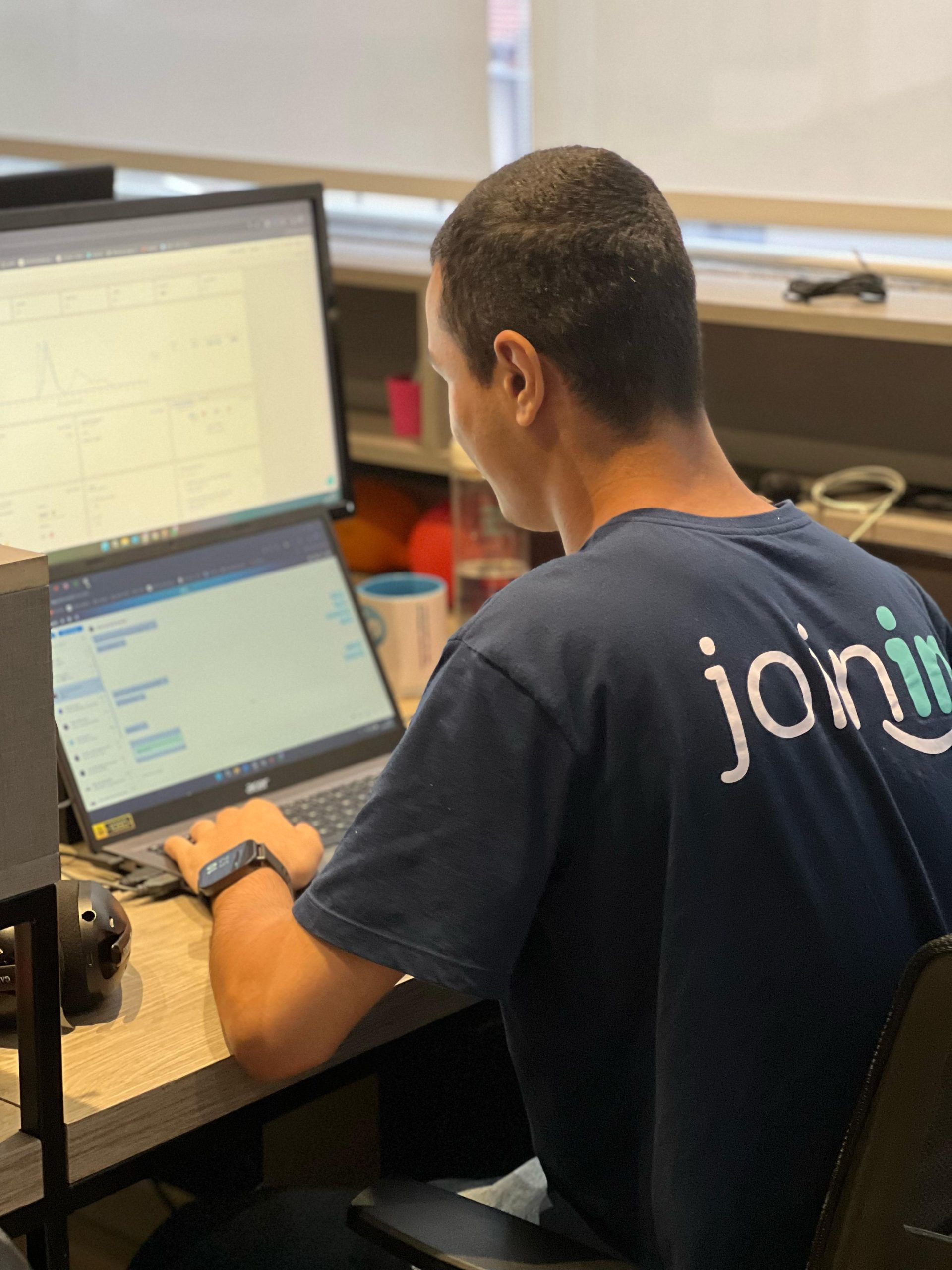 Resiliência e criatividade além de requisitos técnicos: como indústrias podem ajudar a formar mão de obra